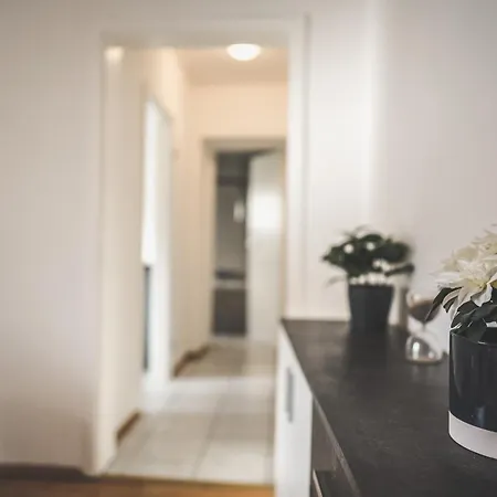 Fuer Bis Zu 7 Gaeste Ideal Fuer Monteure, Teams Und Familien Appartamento